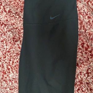 Nike dry fit leggings size M